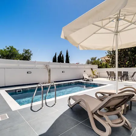 Villa Panatheon - Luxury 1 & 2 Bdr 300 Meters From Sandy Beach! *