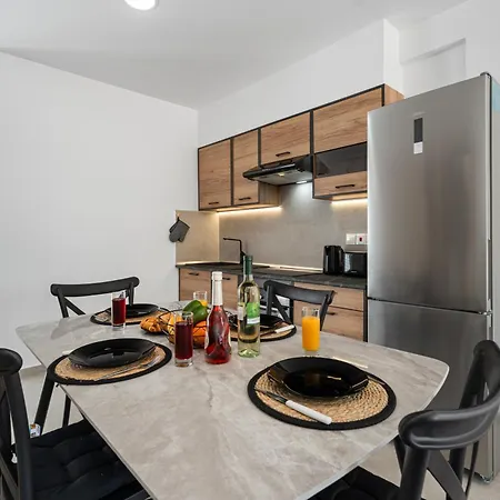 Panatheon - Luxury 1 & 2 Bdr 300 Meters From Sandy Beach! *