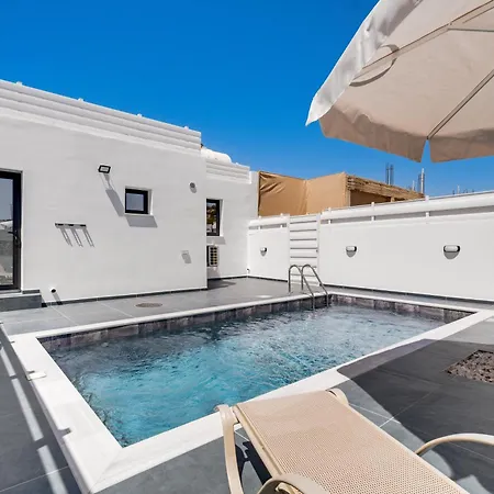 Panatheon - Luxury 1 & 2 Bdr 300 Meters From Sandy Beach!