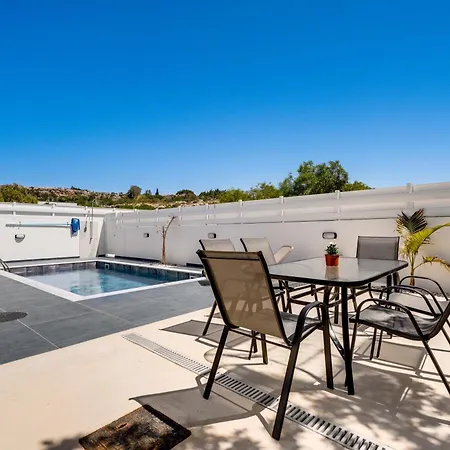 Villa Panatheon - Luxury 1 & 2 Bdr 300 Meters From Sandy Beach!