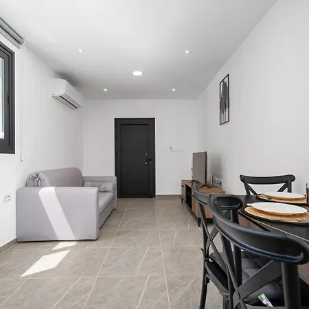 Panatheon - Luxury 1 & 2 Bdr 300 Meters From Sandy Beach! *