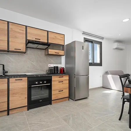 Panatheon - Luxury 1 & 2 Bdr 300 Meters From Sandy Beach!