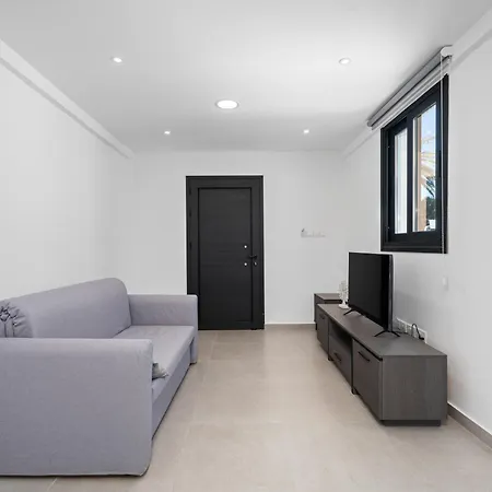 Panatheon - Luxury 1 & 2 Bdr 300 Meters From Sandy Beach!