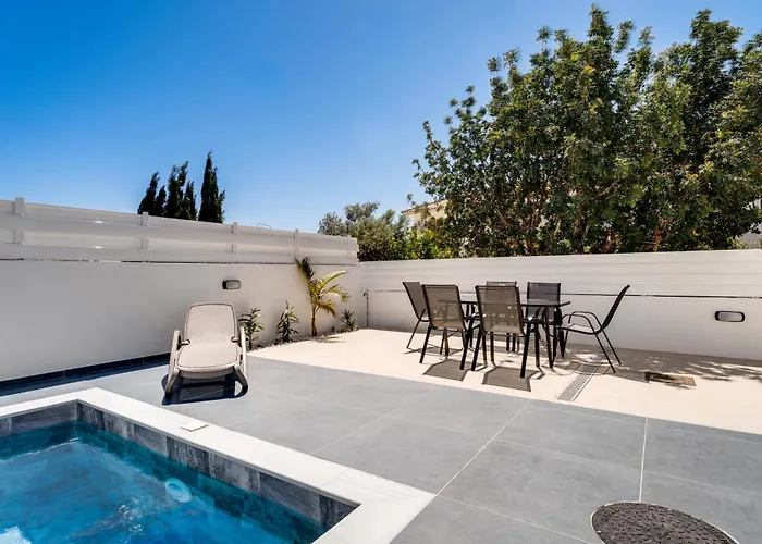 Panatheon - Luxury 1 & 2 Bdr 300 Meters From Sandy Beach! Vila