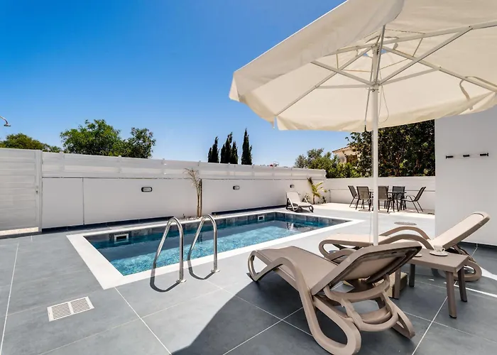 Villa Panatheon - Luxury 1 & 2 Bdr 300 Meters From Sandy Beach! *