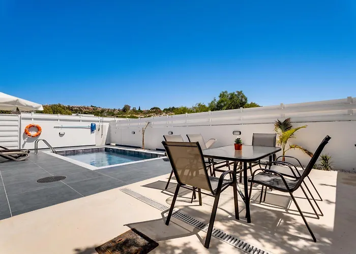 Villa Panatheon - Luxury 1 & 2 Bdr 300 Meters From Sandy Beach!