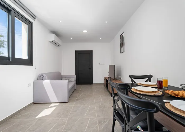 Panatheon - Luxury 1 & 2 Bdr 300 Meters From Sandy Beach! *