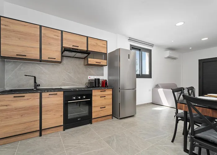 Panatheon - Luxury 1 & 2 Bdr 300 Meters From Sandy Beach!