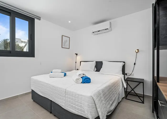 Villa Panatheon - Luxury 1 & 2 Bdr 300 Meters From Sandy Beach! *