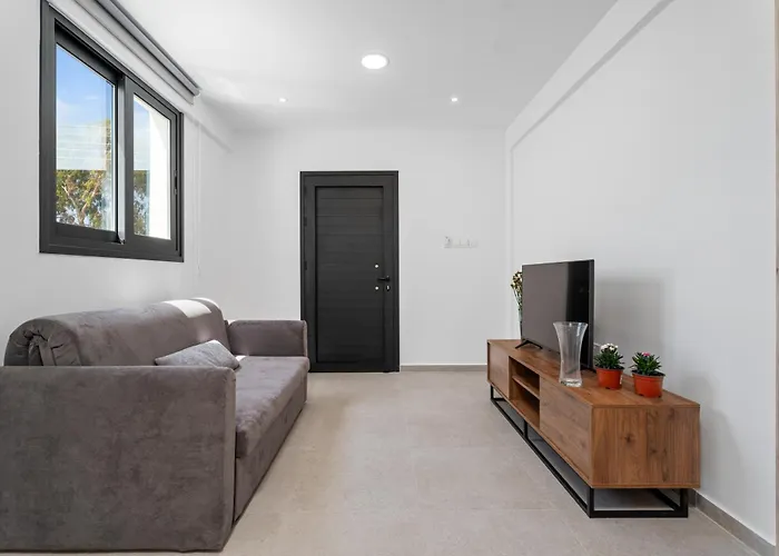 Panatheon - Luxury 1 & 2 Bdr 300 Meters From Sandy Beach! *