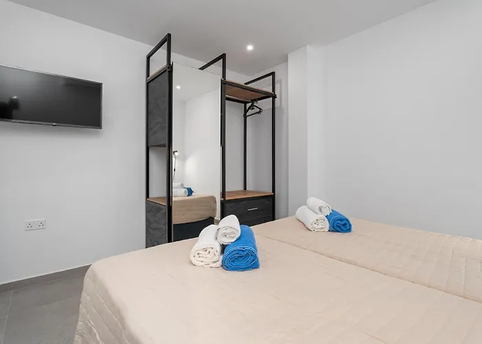 Panatheon - Luxury 1 & 2 Bdr 300 Meters From Sandy Beach!