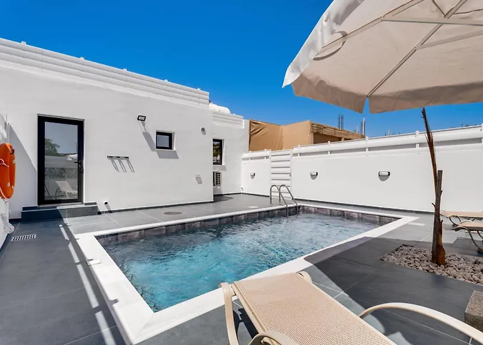 Panatheon - Luxury 1 & 2 Bdr 300 Meters From Sandy Beach!