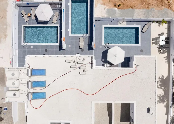 Panatheon - Luxury 1 & 2 Bdr 300 Meters From Sandy Beach!