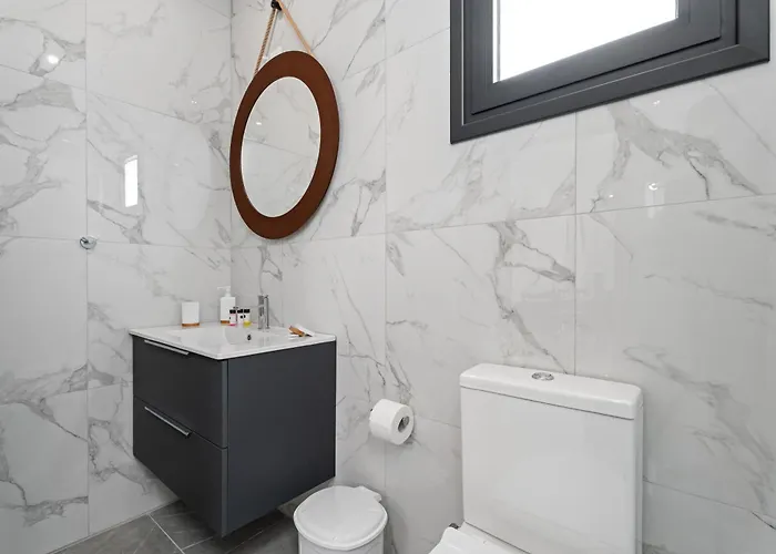 Willa Panatheon - Luxury 1 & 2 Bdr 300 Meters From Sandy Beach!